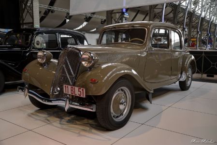 1951-CITROEN-Traction-11-BL-01