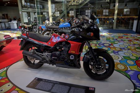 1984-Kawasaki-GPZ900R-Ninja-02-Réaliste