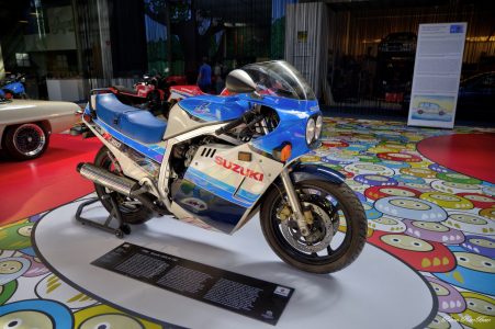 1985-Suzuki-GSX-R-750-02-Réaliste