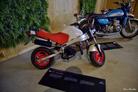 1987-Honda-ZB50-01