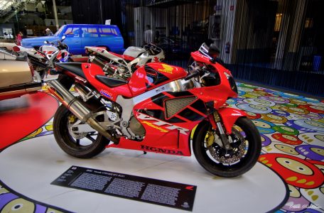 2000-Honda-VTR1000-SP1-RC51-02-Realiste