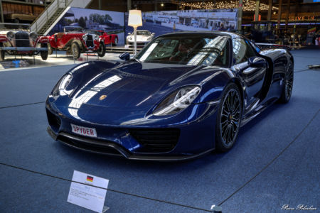 2013-Porsche-918-eq01