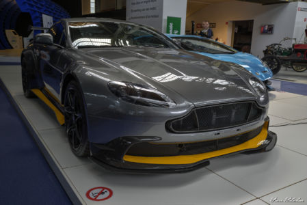 2016-Aston Martin Vantage GT8-eq-01