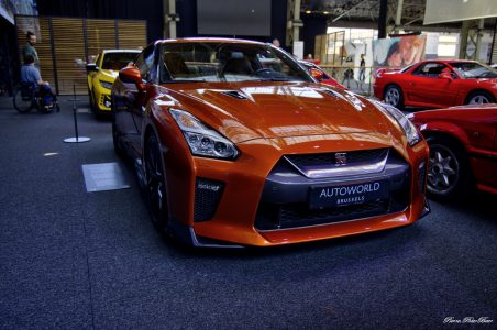 2016-Nissan-GT-R-R35-01