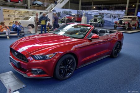 2017-Ford-Mustang-Convertible-Réaliste-01