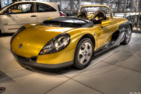 AUTO-201808-RENAULT--21